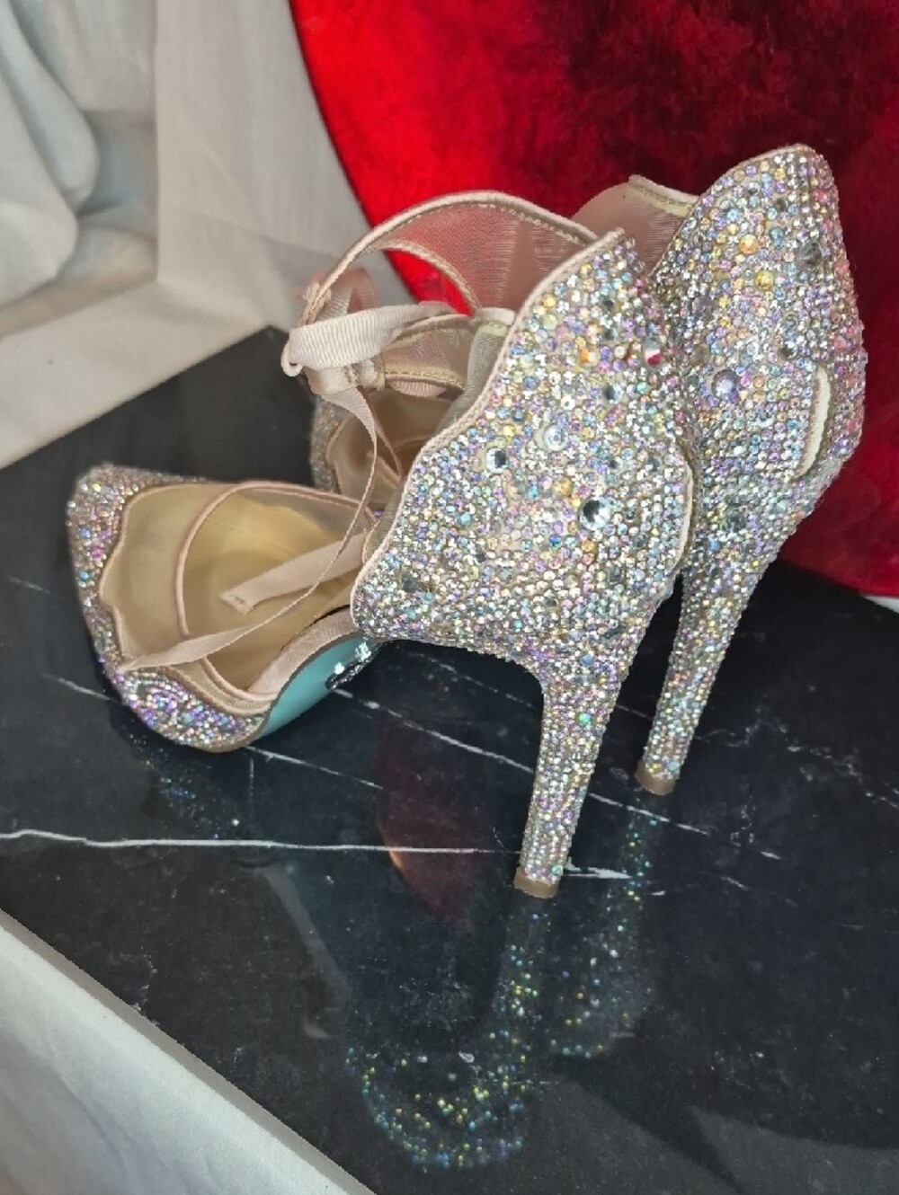 WS43- Betsey Johnson Sparkling Cream Crystal Pointed-Toe Heels - sz 10 - Picture 7 of 12